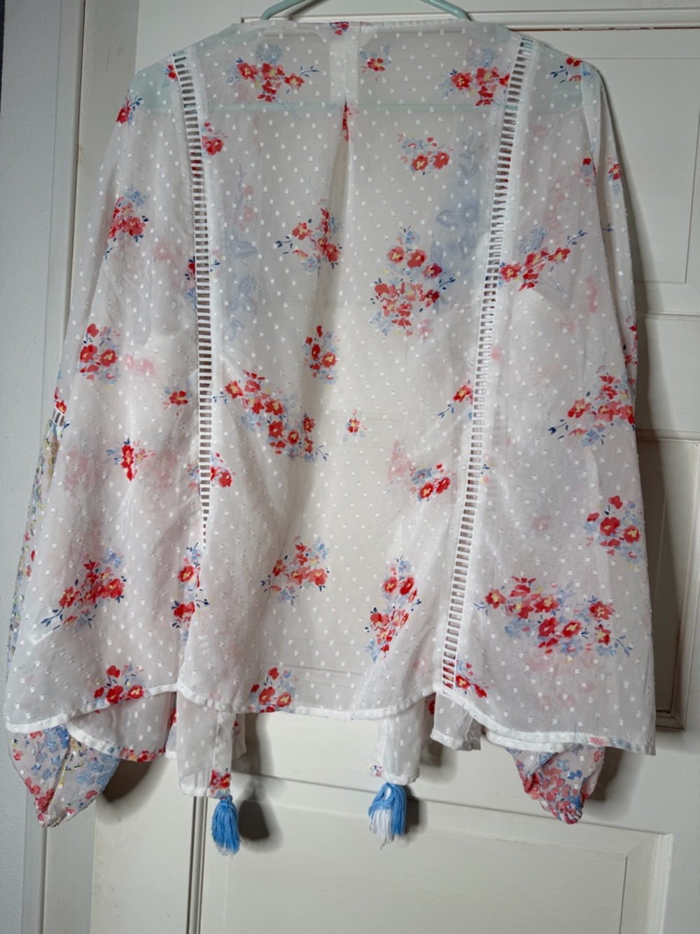 Time and Tru White Sheer Floral Kimono with Red and Light Blue Blooms